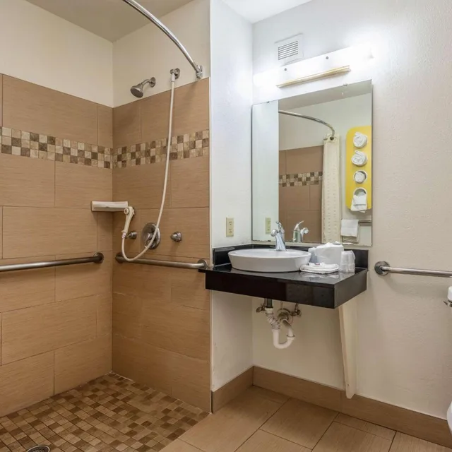 غرفة رباعية لذوي الإعاقة، Motel6 Rocky Mount, NC 10/10