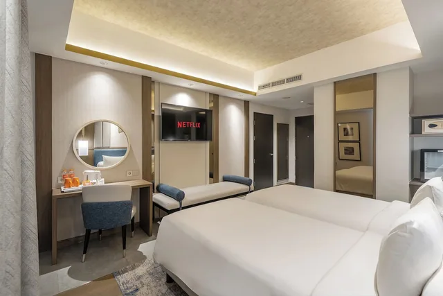 غرفة بريميوم بسرير مزدوج، Harris Hotel & Convention Gubeng 4/8