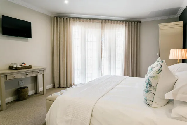 Room, Double Bed, Mont d Or Clarens 1/10