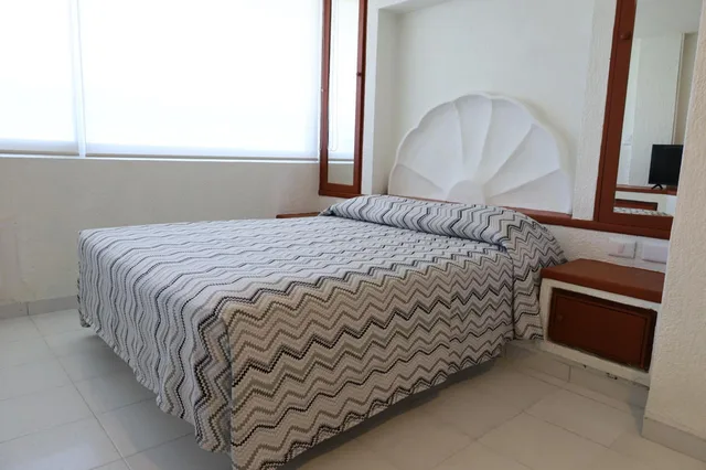 غرفة بسرير مزدوج بإطلالة على البحر، Hotel Aristos Acapulco 2/10