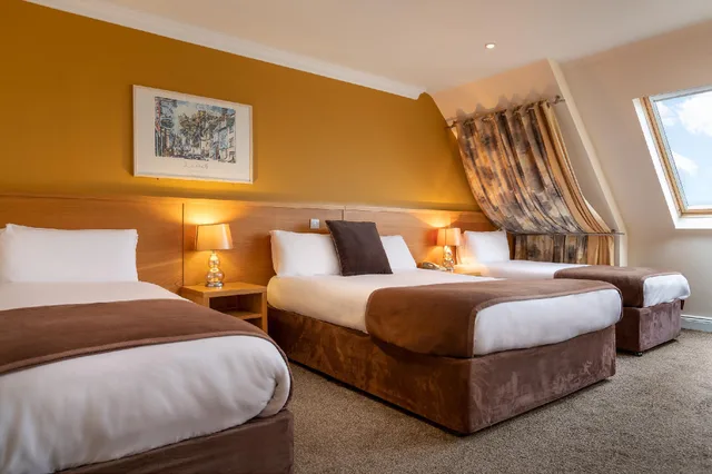 غرفة عائلية رباعية، Ceann Sibeal Hotel 1/1