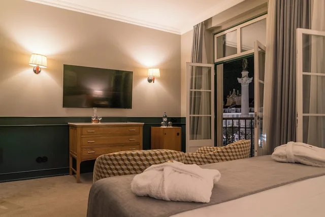 Rossio, Twin Beds, Castle View, Metropole Hotel Lisbon 5/7