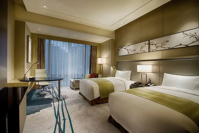 غرفة تنفيذية بسريرين منفصلين مع دخول الصالة، Doubletree By Hilton Heyuan 1/1