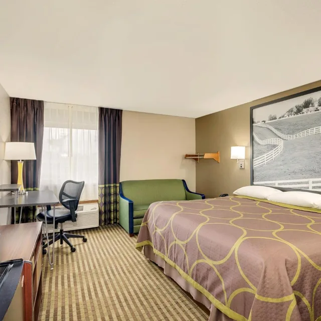 غرفة بسرير كينج لذوي الإعاقة، Super 8 by Wyndham Lexington/Hamburg Area 1/4