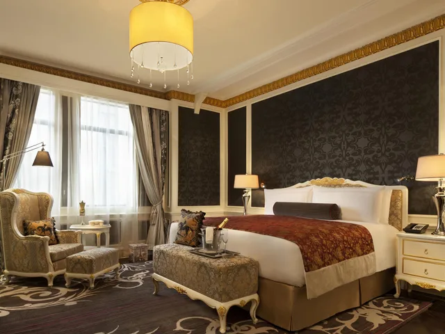 French, Suite, FAIRMONT PEACE HOTEL 1/1