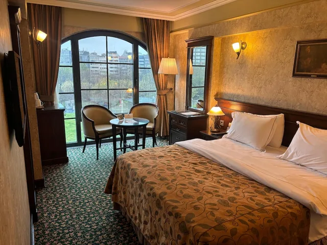 غرفة ديلوكس بسرير كوين بإطلالة على المتنزه، Germir Palas Hotel 3/10