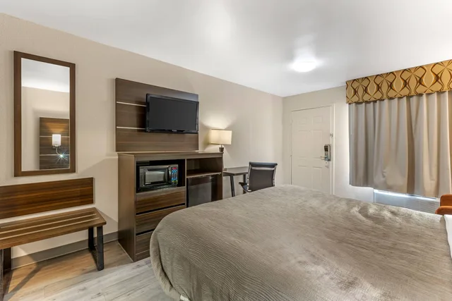 غرفة بسرير مزدوج، Quality Inn & Suites Orangeburg 4/4