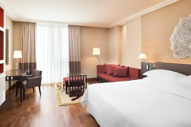 جناح جونيور بسرير كينج مع دخول صالة النادي، Sheraton Bratislava Hotel 3/5