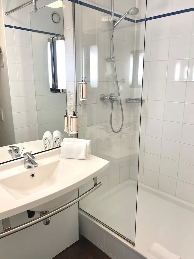 Standard, Twin Beds, Mercure Lyon Est Chaponnay 5/8