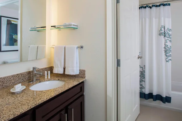 استوديو تنفيذي ركني بسرير كينج مع أريكة، Residence Inn New Orleans Metairie 10/10