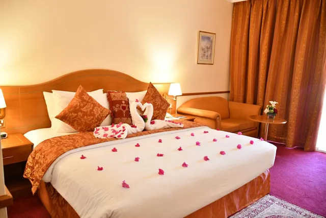 غرفة قياسية بسرير مزدوج أو سريرين منفصلين بإطلالة على الفناء، Golden Tulip Nizwa Hotel 10/10