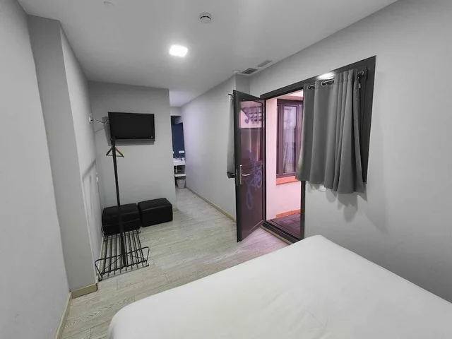 Private, 4 Beds, Double and Bunk Bed، Bcnsporthostels 2/3