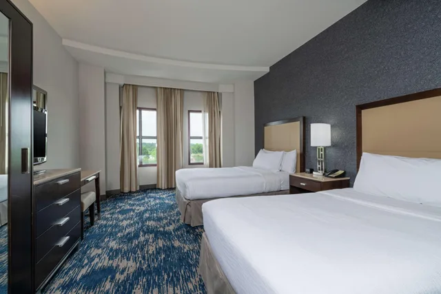 2 Rooms, Premium, Suite, 2 Double Beds, Statue View، Embassy Suites Alexandria Old Town 1/2