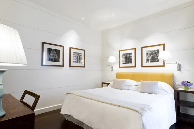 Gallery، Gallery Art Hotel 3/10