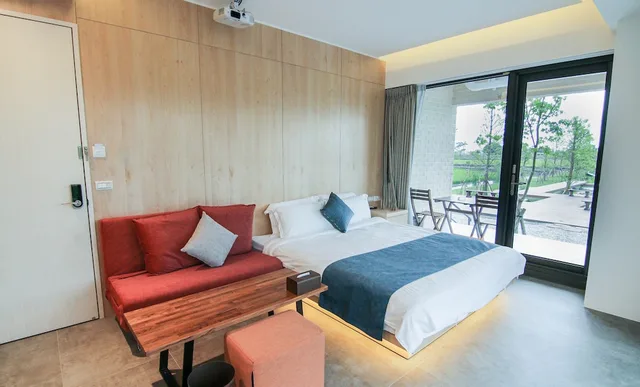 غرفة كومفورت بسرير كينج بإطلالة على الحديقة، Villa Loherb 4/10