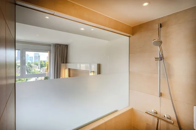 غرفة قياسية بسرير كوين بإطلالة على المدينة، Best Western Plus Welcome Hotel Frankfurt 10/10