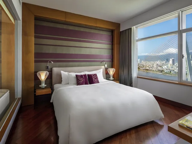 Family Suite, 1 King and 1 Single Beds, Executive Level، Grand Mercure Danang 9/10