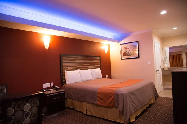 غرفة قياسية بسرير كينج، Diamond Bell Inn And Suites 4/7