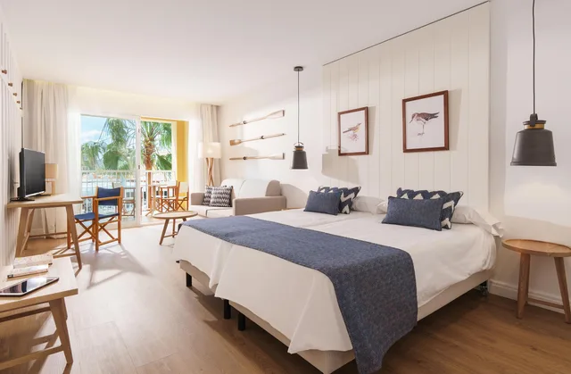 Junior Suite, Twin Beds, Sofa, Balcony, Club Del Sol 1/5