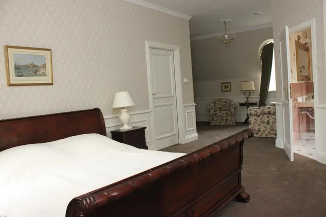 Suite, Dwor Sierakow 4/10