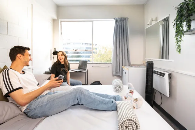 غرفة بسرير مزدوج بحمام مشترك، YMCA Hostel 2/2