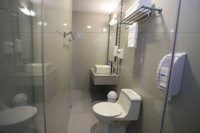 غرفة تقليدية بثلاثة أسرّة، Casa Andina Standard Trujillo Plaza 3/3