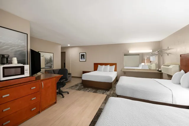 Studio, Travelodge by Wyndham Parker 2/4