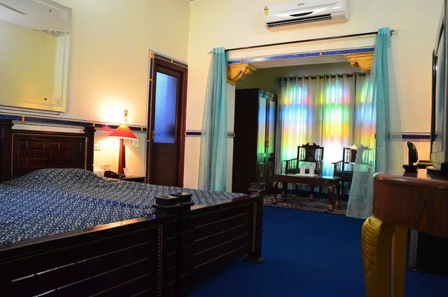 غرفة ملكية ديلوكس بسرير كينج، HOTEL VIMAL HERITAGE 1/2