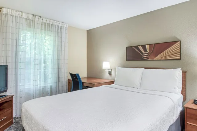 جناح بسريرين مزدوجين بغرفتي نوم، Towneplace Suites Raleigh Cary Weston Parkway 7/10