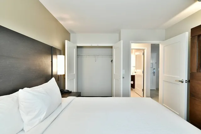 جناح بسريرين مزدوجين بغرفتي نوم، Residence Inn by Marriott Eau Claire 2/8