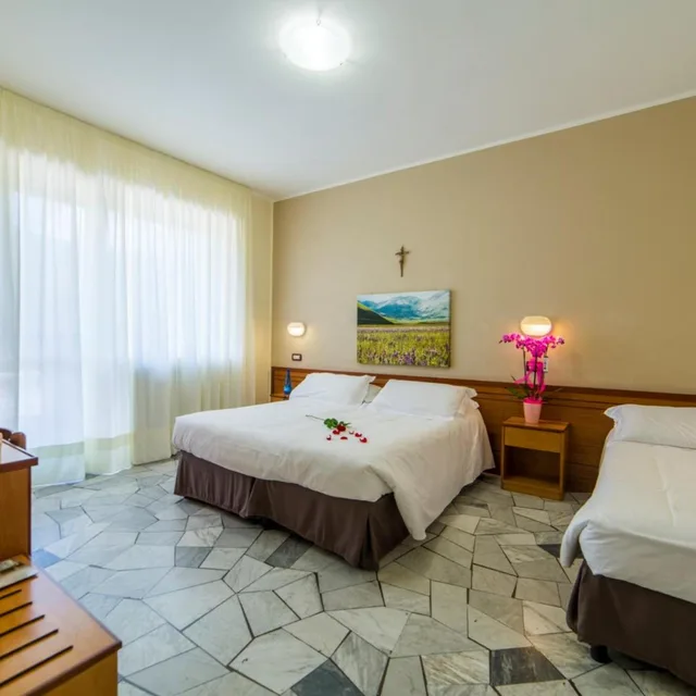 غرفة قياسية ثلاثية، Hotel Delle Rose 4/10