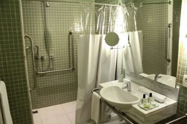 Superior Twin Handicapped Não Fumante, Esuites Savassi Toscanini 3/3