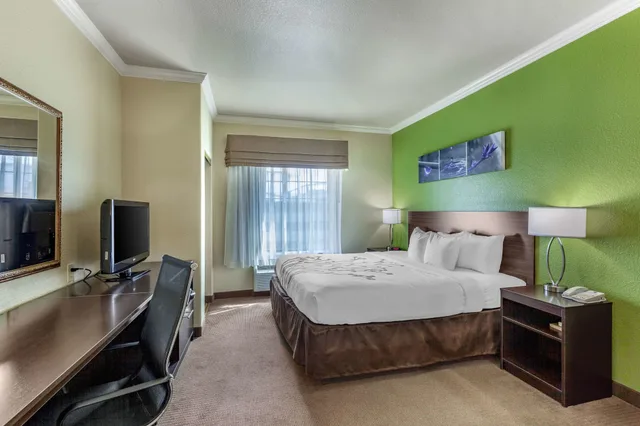 Standard, 2 King Beds, Sleep Inn & Suites Hewitt - South Waco 3/6