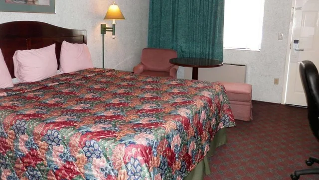 غرفة، Magnuson Hotel Fowlerville 2/2