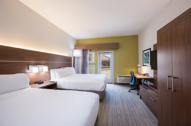 Room, 2 Queen Beds, Holiday Inn Express Grover Beach 1/5