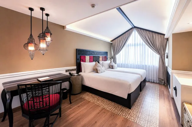 جناح سيغنتشر بسرير كينج وسريرين منفصلين بغرفتي نوم، HOTEL ROYAL HOI AN, The Legacy by the River 3/10