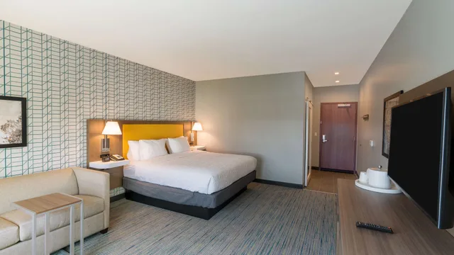 Sandard, 2 Queen Beds, Accessible, Hampton Inn Riverside Downtown Ca 2/6