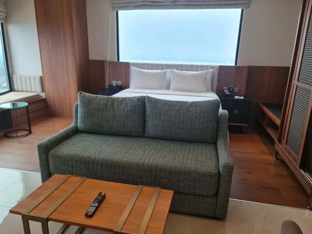 Sunset, Suite, King Bed, Trembesi Hotel BSD 2/4