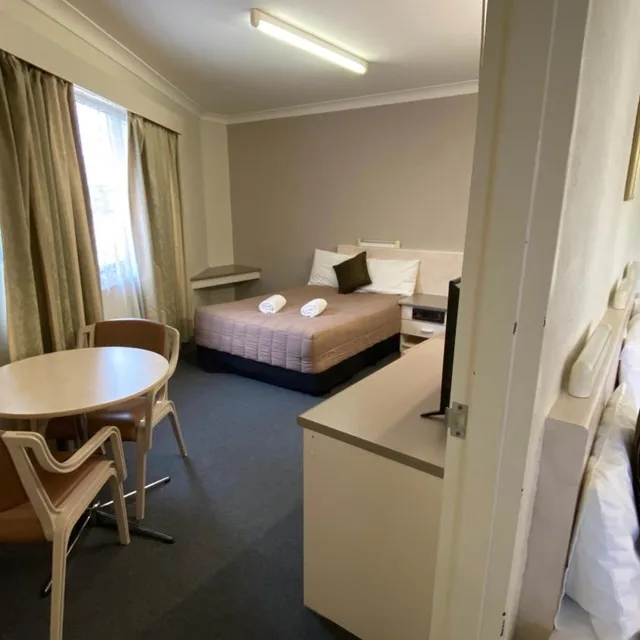 جناح عائلي، Sapphire City Motor Inn Inverell 7/9