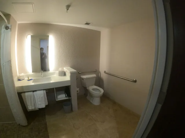 غرفة قياسية بسريرين مزدوجين بإطلالة على الجبل، Holiday Inn Express Hotel and Suites Albuquerque Historic Old Town 8/8