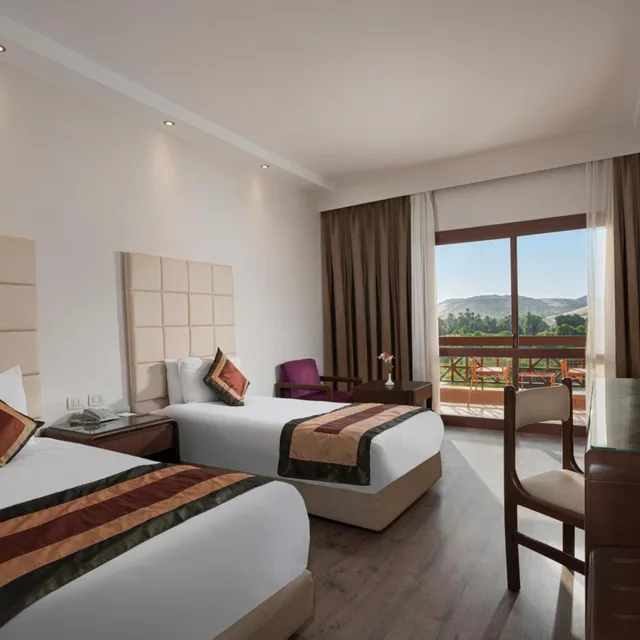 غرفة بسرير مزدوج أو سريرين منفصلين، Pyramisa Island Hotel Aswan 2/7