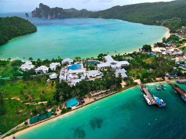 2 Bedrooms, Superior, Phi Phi Island Cabana Hotel 1/1