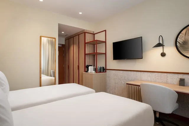 غرفة بسريرين منفصلين، Protea Hotel Luanda 2/4