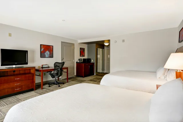 غرفة بسريرين كوين، Hilton Garden Inn Gulfport Airport 4/8