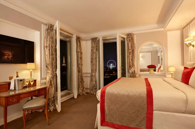 Junior Suite, King Bed, Eiffel View، Hotel Regina Louvre 2/10