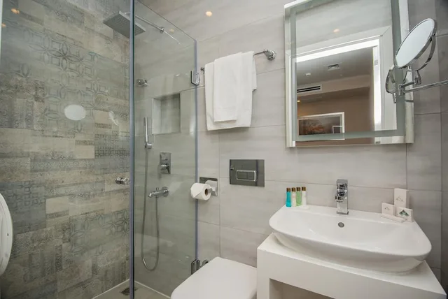 Classic, Double Bed, City Avenue 2/2