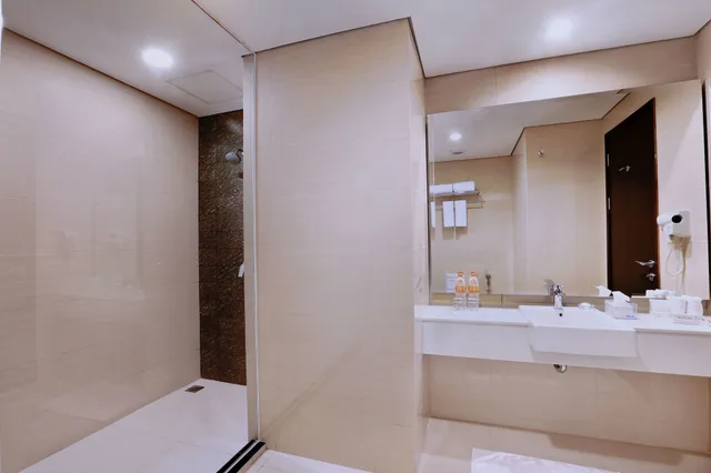 Family, 4 Beds, Aston Imperial Bekasi Hotel & Conference Center 3/3