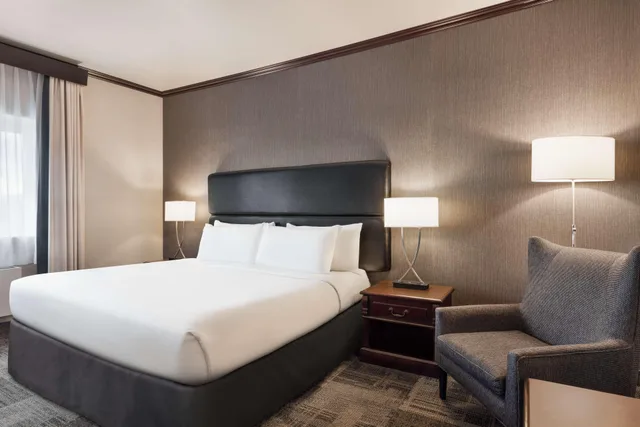 غرفة بزنس بسرير كينج في طابق مرتفع، Le Saint Edouard, WorldHotels Distinctive 5/10