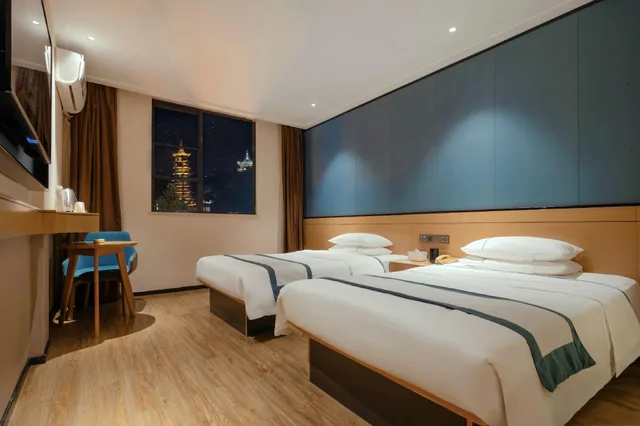 غرفة بسريرين منفصلين بإطلالة على البحيرة، City Convenience Inn Guilin Center Department Store 2/2