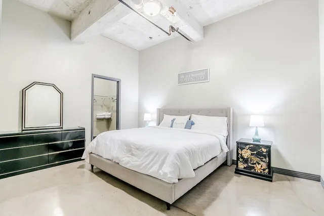 3 Bedrooms, Elite, Apartment, 1 Queen and 2 King Beds, Pool View, Executive Level, Luxury Downtown Dallas Stay by Amyfinehouse 7/10